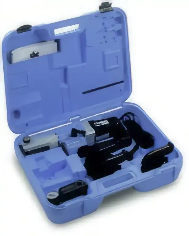 Open blue CBC PVC case of the EUROPRESS 2001 with press and accessories Open blue CBC PVC case of the EUROPRESS 2001 with press and accessories